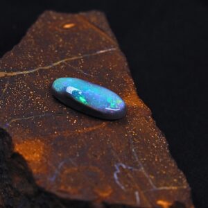 Glittering Lightning Ridge Dark Opal 3.20ct