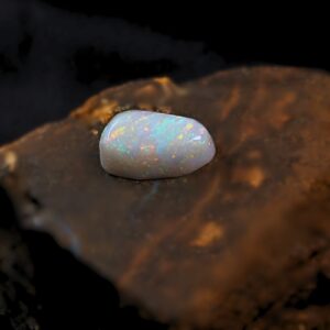 Phenomenal Solid White Opal 6.85 ct