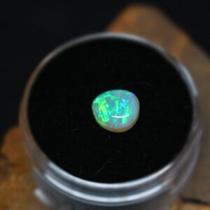 Jarring Lightning Ridge Crystal Opal 1.13 Ct