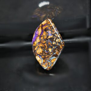 Astonishing Queensland Boulder Opal 15 ct