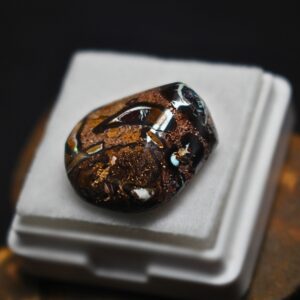 Seductive Queensland Boulder Opal 16.05 Ct