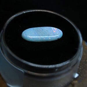 Brilliant Lightning Ridge White Opal 1.55 ct