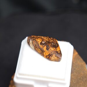 Attractive Queensland Boulder Opal 9.40 ct