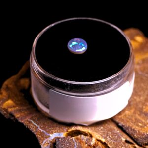 Adorable Coober Pedy Crystal Opal 0.50 ct