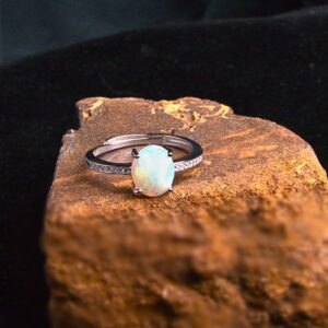 Fashionable Lightning Ridge Crystal Opal 925 Adjustable Silver Ring - US 7