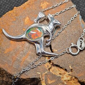 Kangaroo Lightning Ridge Triplet Opal 0.20 G 925 Silver Necklace