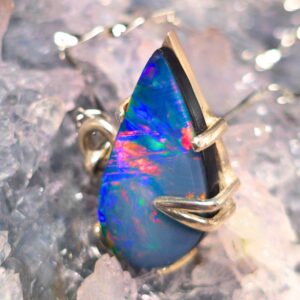 The "Anemone’s Hold" Lightning Ridge Doublet Opal 0.8 G 925 Silver Custom-made One-off Hand-made Necklace