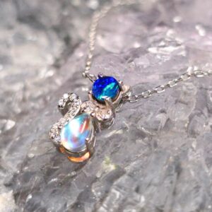 "Chatelle Pavina" Lightning Ridge Doublet Opal 0.07G 925 Silver Necklace