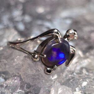 Lightning Ridge natural dark crystal opal turtle ring in S925 sterling silver with subtle blue play of colour, adjustable band size 7.25 ( AU O)