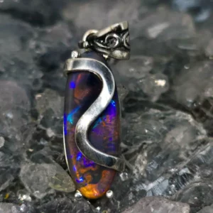 'Violon Gaerlan' Lightning Ridge Natural Black Crystal Opal 8.00 ct in 925 Silver Handmade Pendant